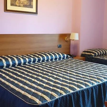 Scrivano 3* רנדצו